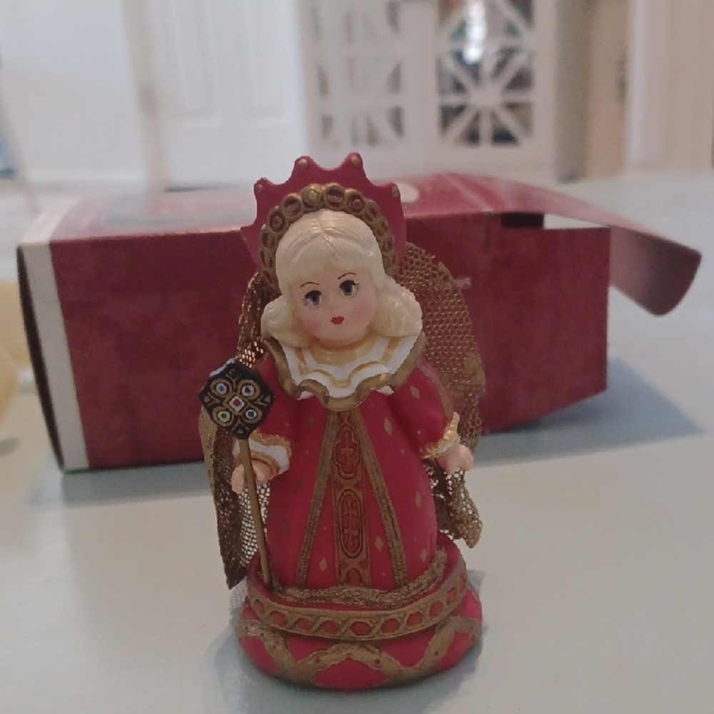 Vintage Red and Gold Red Queen